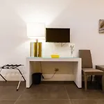 N'apartment * נאפולי