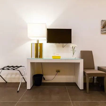 N'apartment * Nápoly
